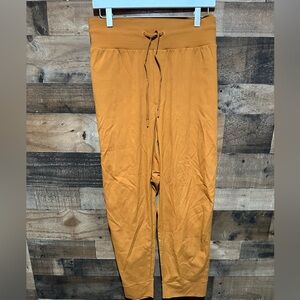 ATHLETA womens plus size mustard jogger Trekkie NWT 24W